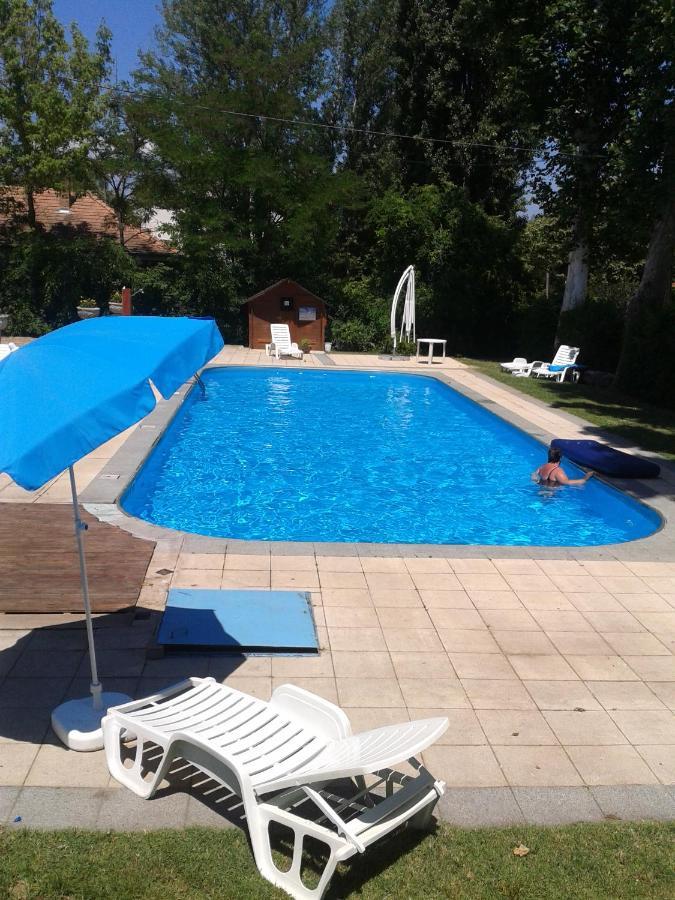佩泽欧索墨酒店 Balatonföldvár 外观 照片