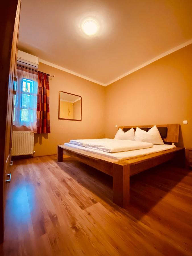 佩泽欧索墨酒店 Balatonföldvár 外观 照片