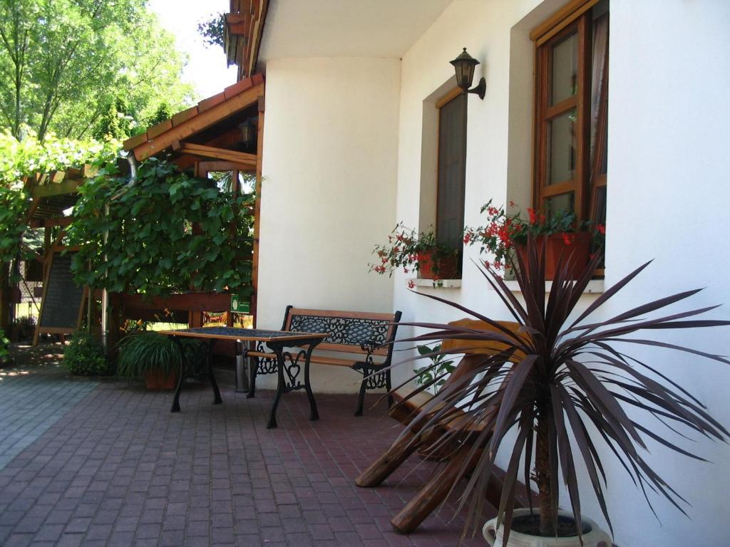 佩泽欧索墨酒店 Balatonföldvár 外观 照片