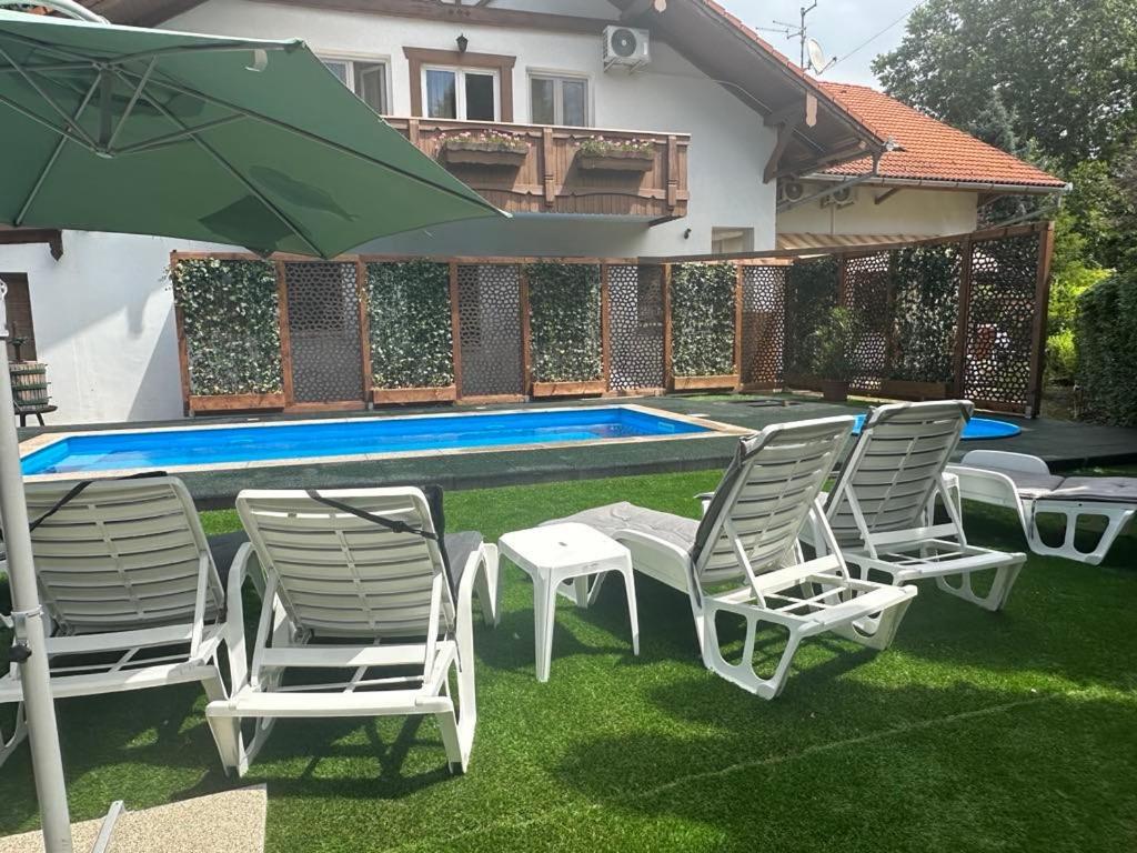 佩泽欧索墨酒店 Balatonföldvár 外观 照片