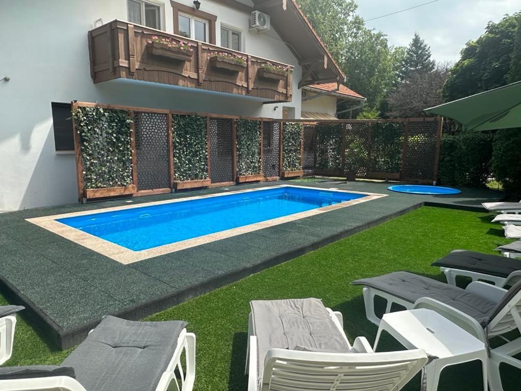 佩泽欧索墨酒店 Balatonföldvár 外观 照片