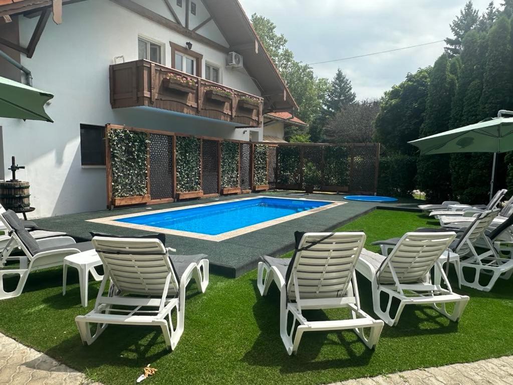 佩泽欧索墨酒店 Balatonföldvár 外观 照片