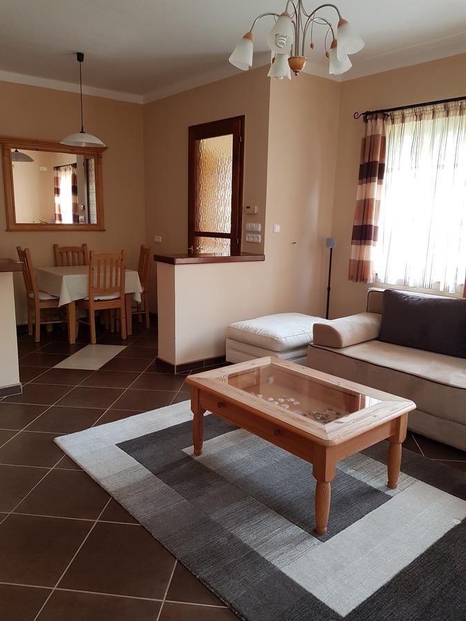 佩泽欧索墨酒店 Balatonföldvár 外观 照片