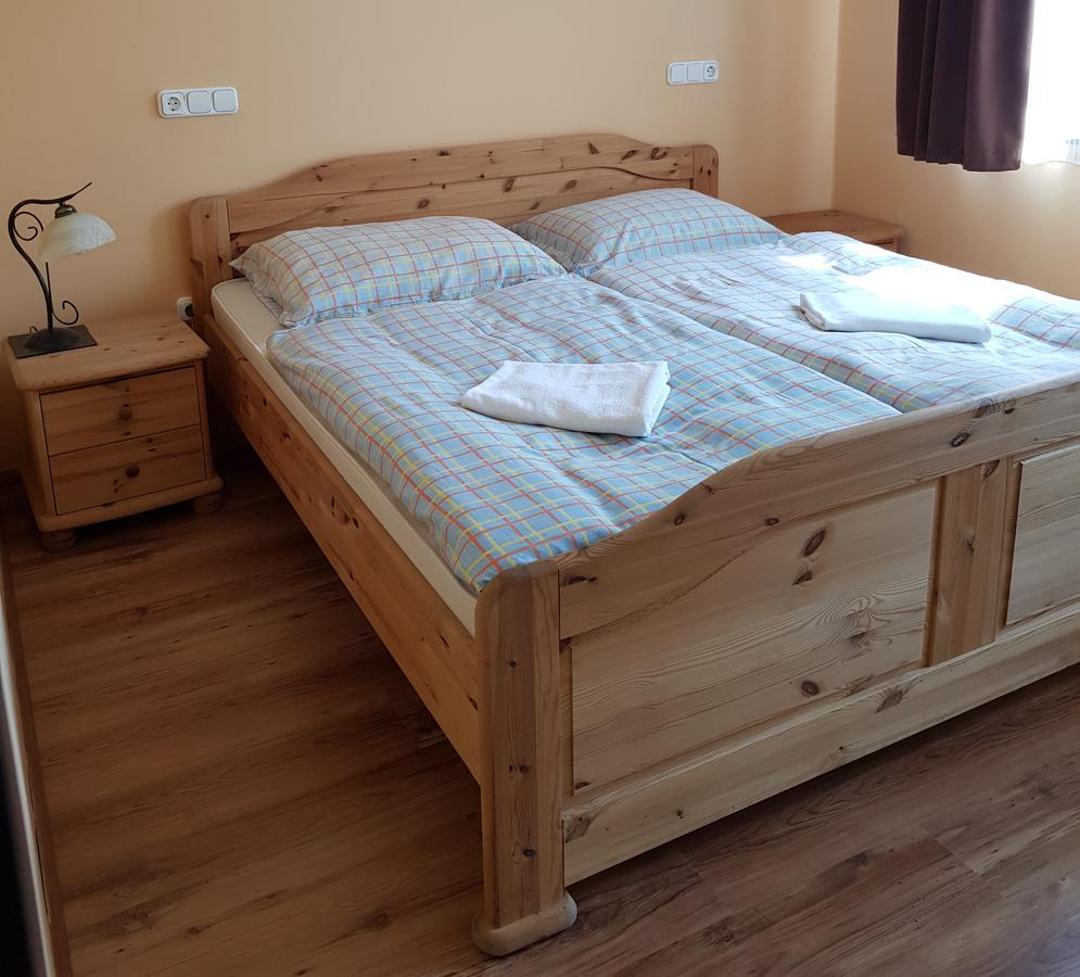 佩泽欧索墨酒店 Balatonföldvár 外观 照片